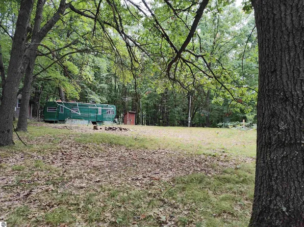 W Deerfield Trl, Lake, MI 48632