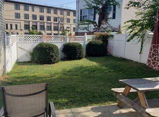 7 Ridgely Pl, Weehawken, NJ 07086