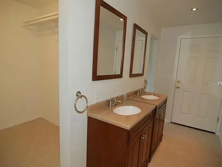 851 Carver St — Photo 8