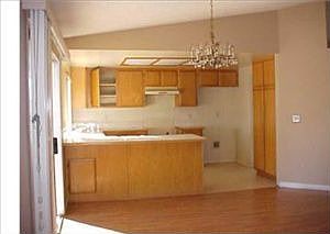 4th image of 25847 Hollyberry Ln