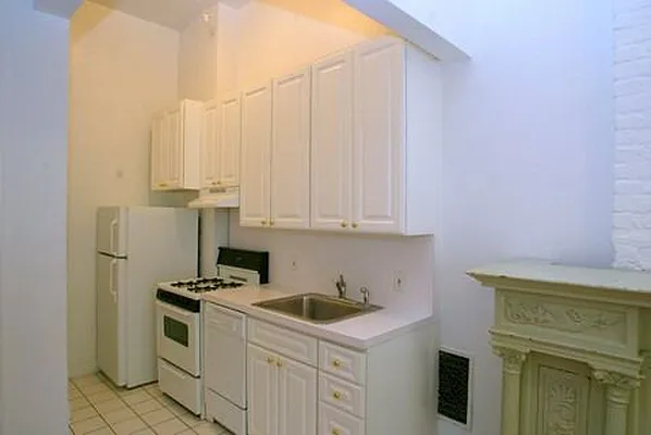 Rented by Metropolitan Realty | media 11
