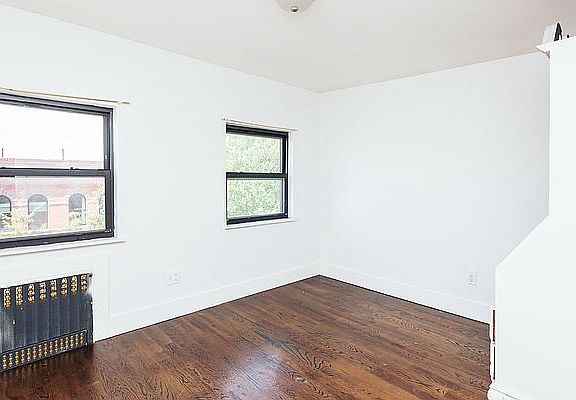 2nd image of 196 Stockholm St APT 1R