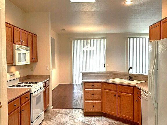 4th image of 16525 W Arroyo Ct