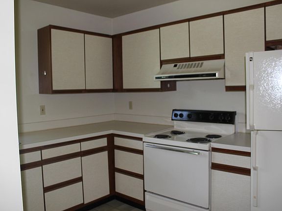 2nd image of 10071 Rogers Dr #4