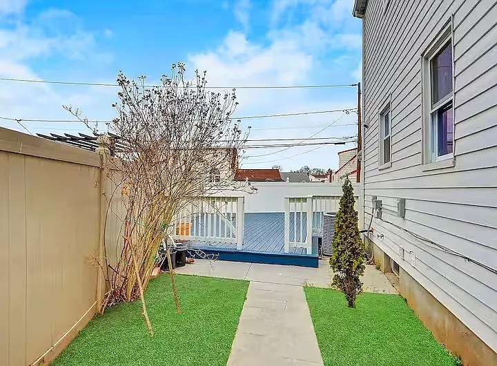 4 Garden Blvd — Photo 21