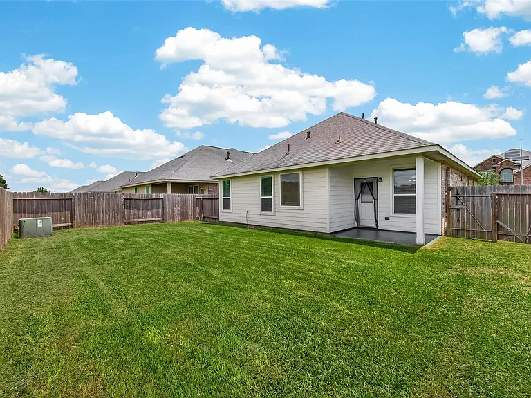 1251 S Maple Dr — Photo 25