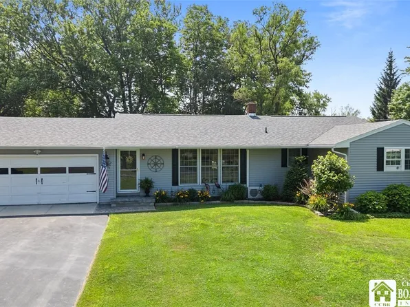 10482 Bay Shore Dr, Dunkirk, NY 14048