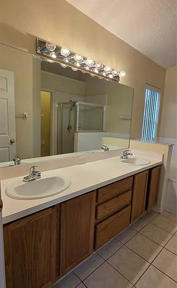 2546 Siena Way — Photo 34
