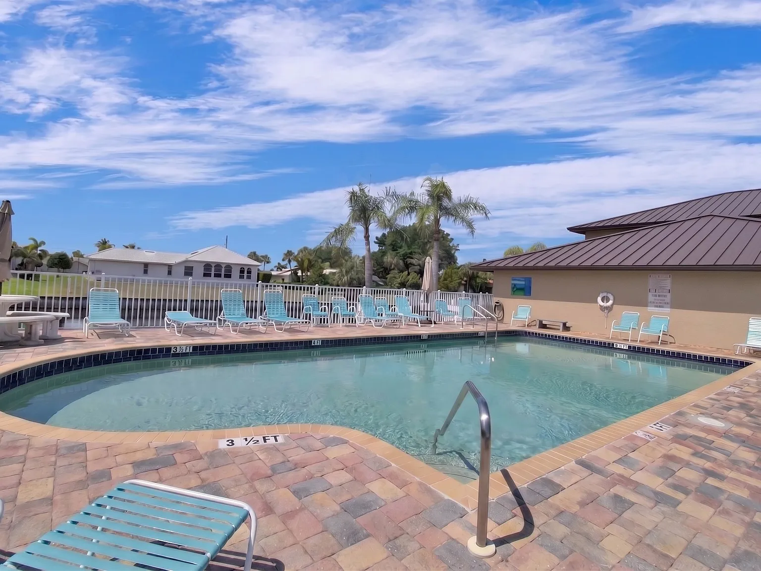 3 bed, 2.5 bath, 1534 sqft, $6,500 — Photo 2