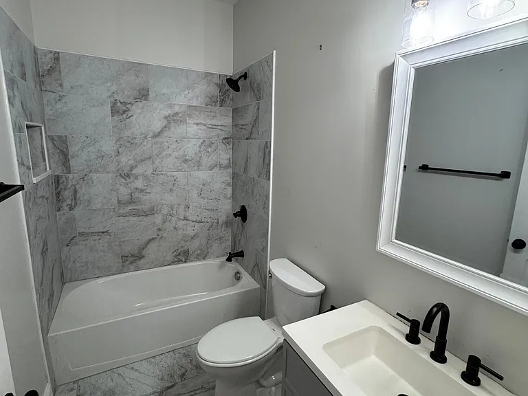1538 Greenup St #2 — Photo 7