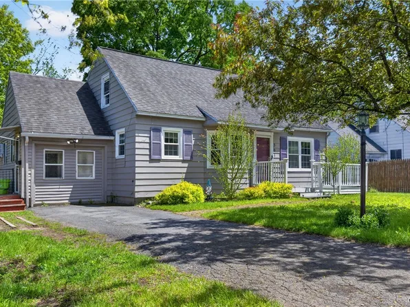 301 Elbow Rd, North Syracuse, NY 13212