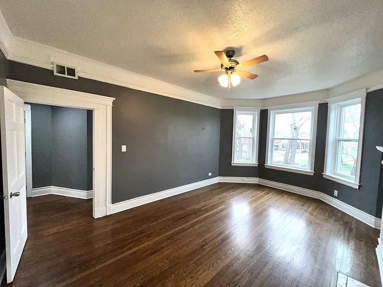 5909 S Calumet Ave #2N — Photo 3