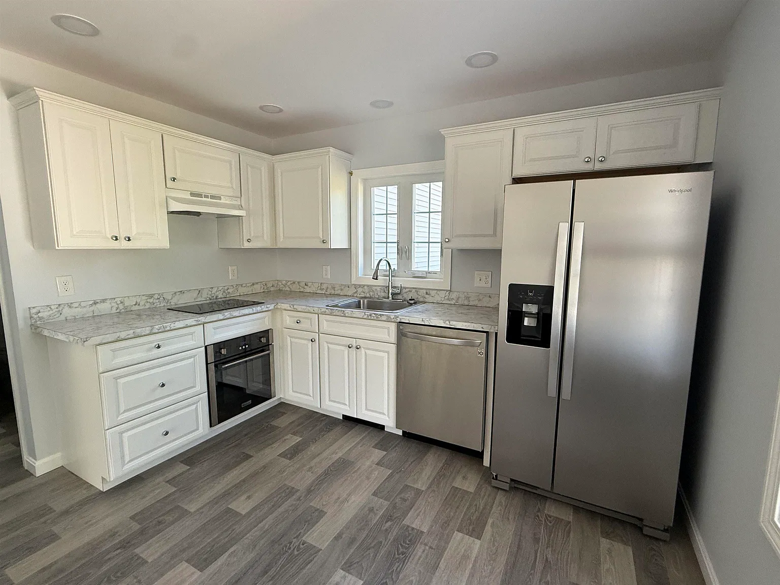1 bed, 810 sqft, $2,400 — Photo 3