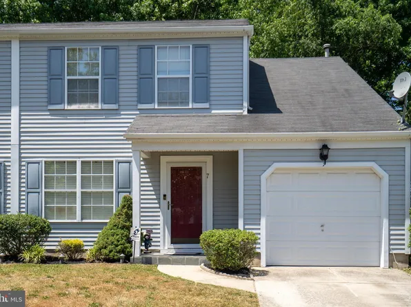 7 Woodmill Dr, Clementon, NJ 08021