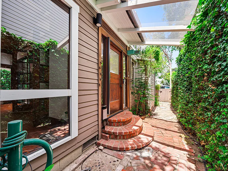 430 Altair Pl — Photo 35