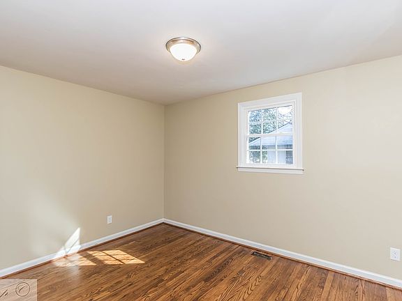 4th image of 1303 North Dr