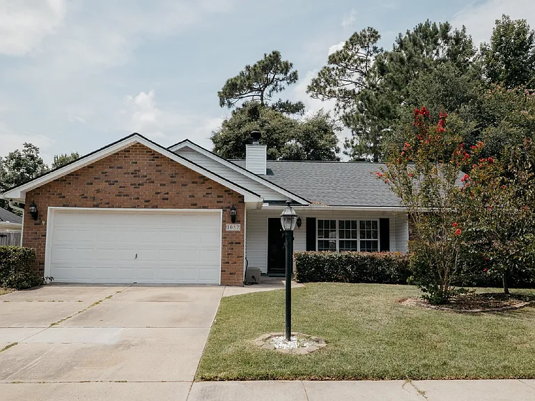 1052 Cobblestone Blvd — Photo 1