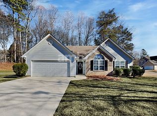 7102 Independence Dr, Flowery Branch, GA 30542
