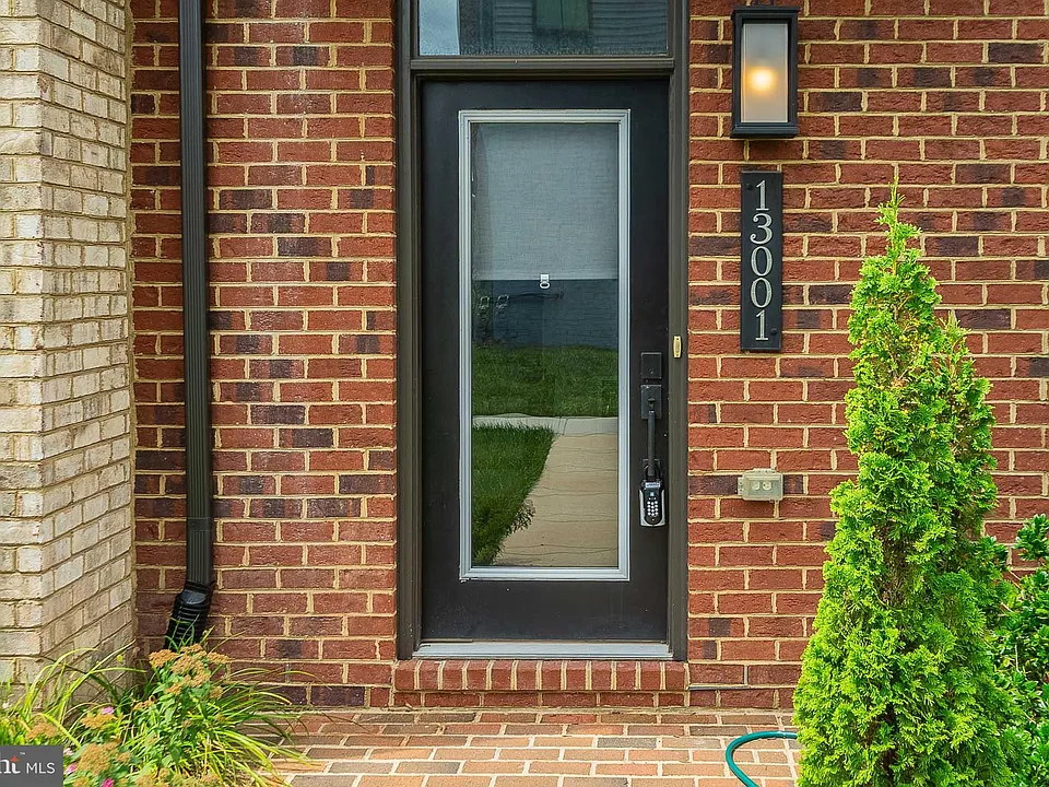 13001 Hattontown Sq