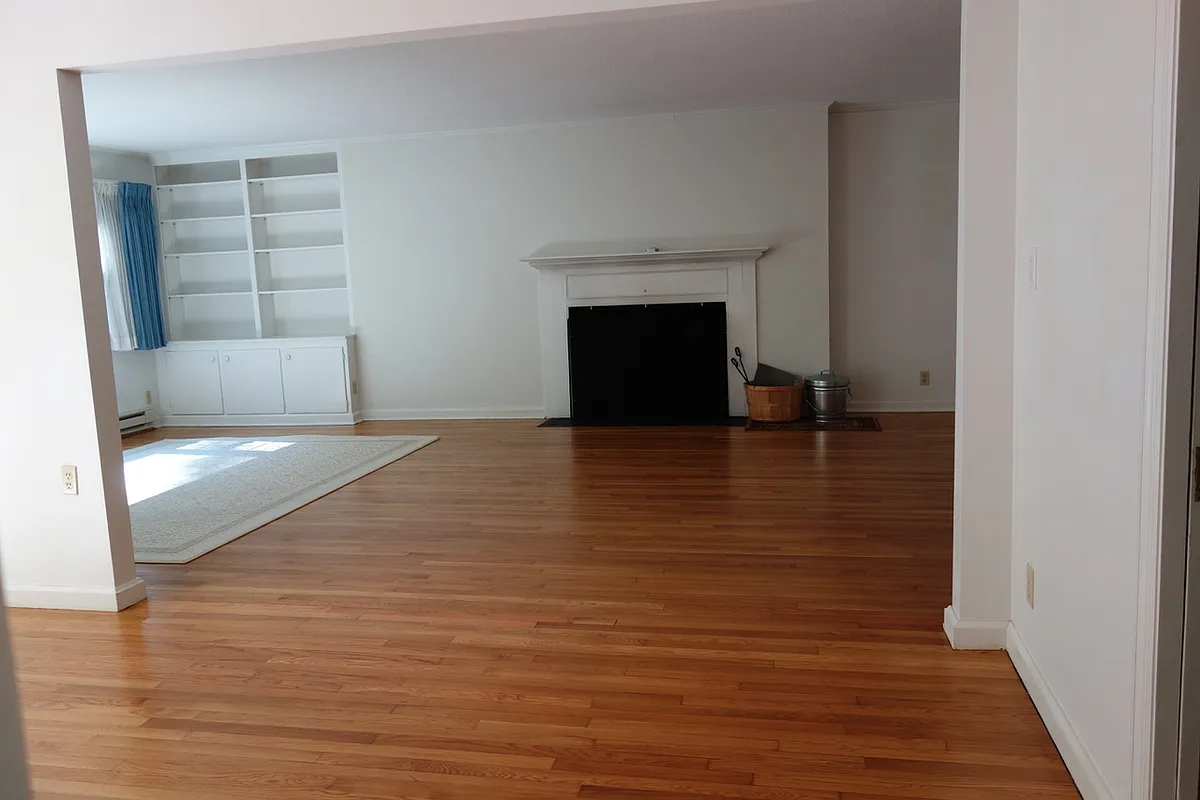 Building Photo - 3 Willow Spring Cir #3