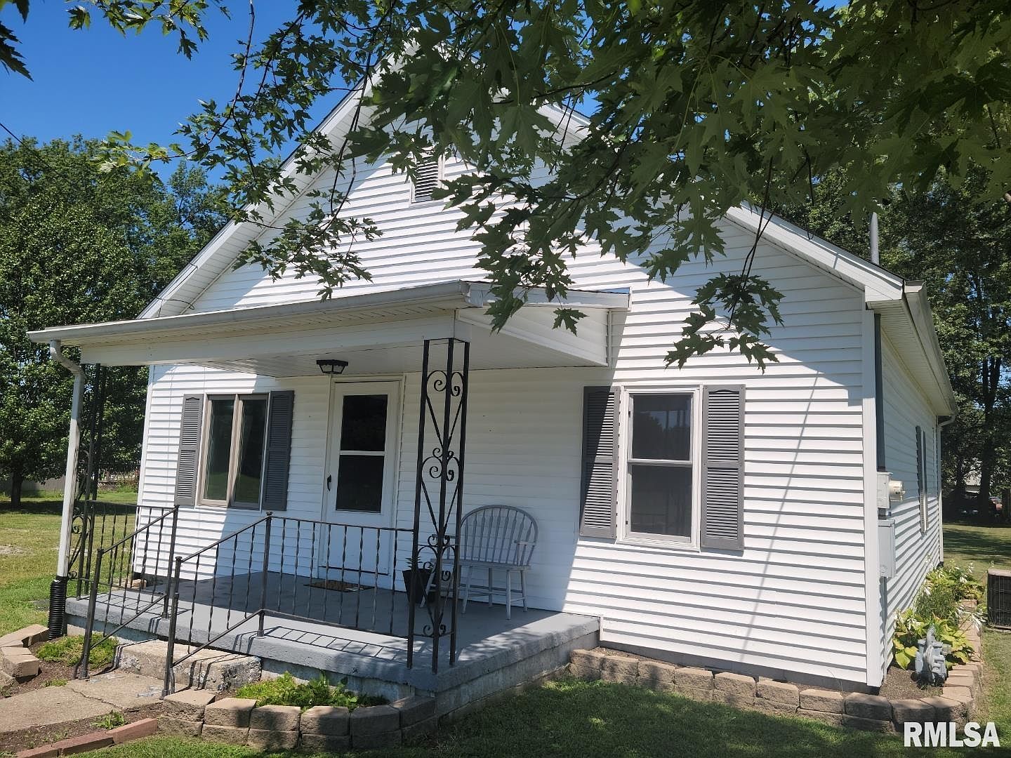 1135 Blakely St, Benton, IL 62812 Zillow