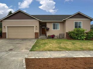 1030 Basil St, Silverton, OR 97381