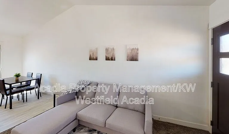 561 N 10th Pl #103 — Photo 18