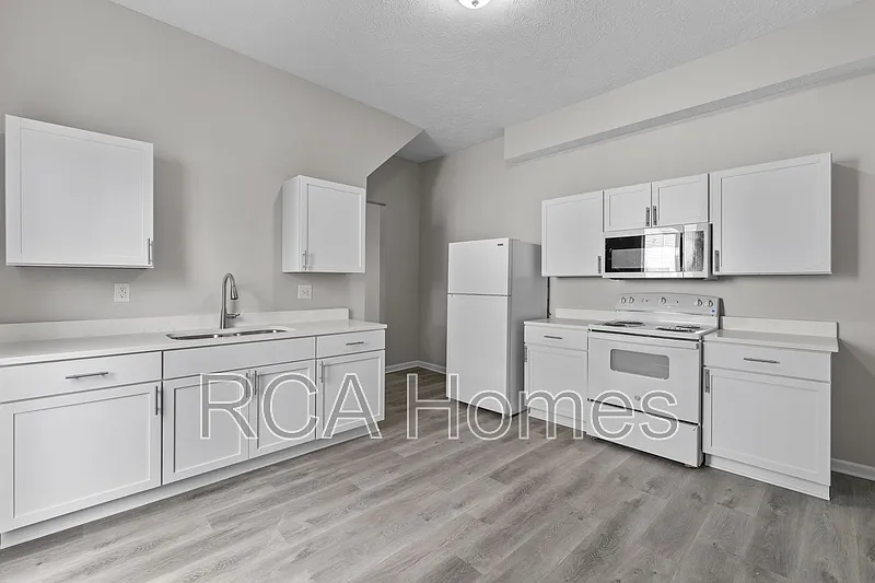 3 bed, 1.5 bath, $1,350 — Photo 4