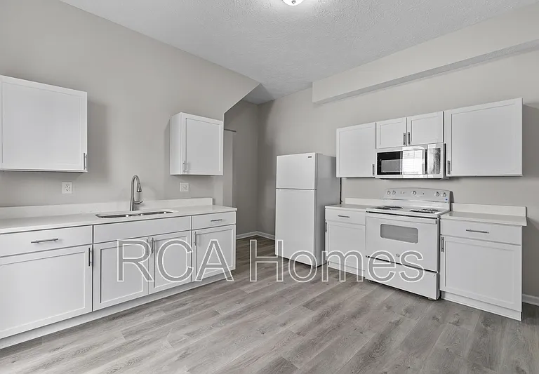 2912 N Kenwood Ave #N — Photo 4