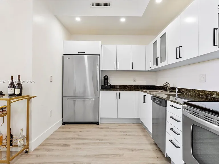 3250 Grand Ave #507 — Photo 4
