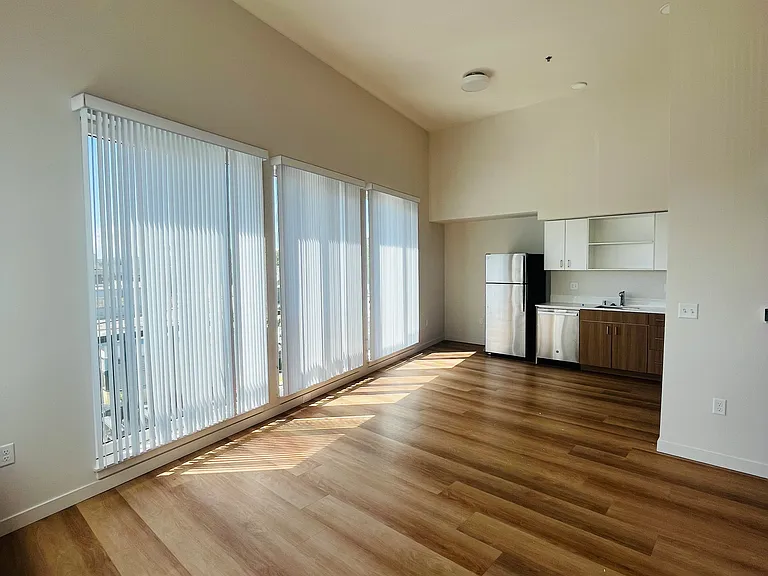 Navalia Apartments — Photo 11