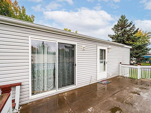 3rd image of 4466 Birchwood Dr