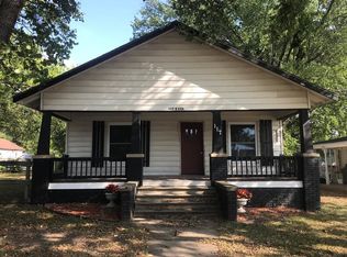 117 E 4th Ave, Caney, KS 67333