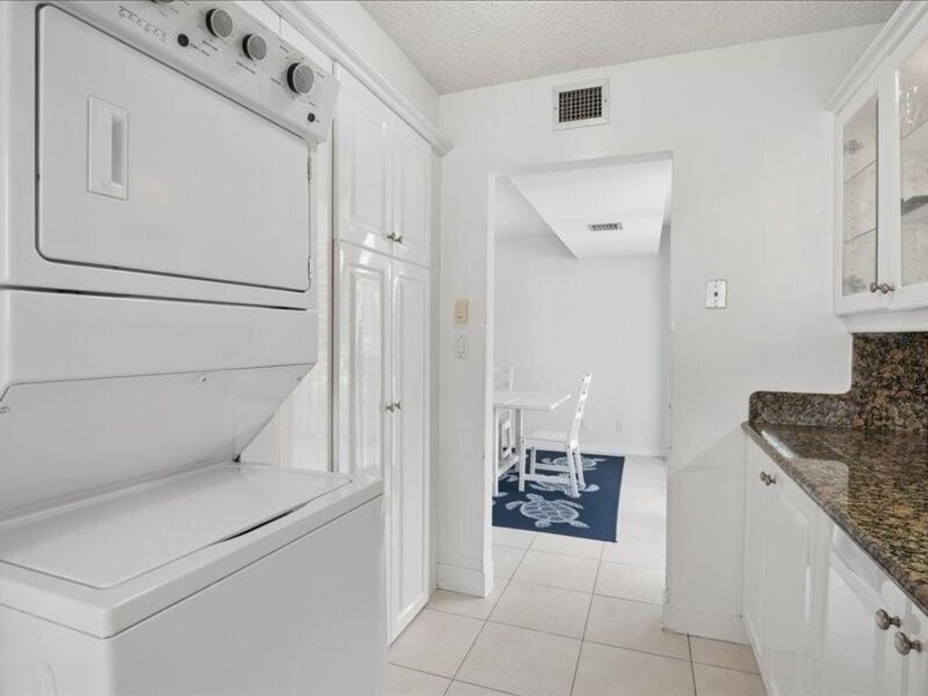 1370 S OCEAN Boulevard #305, photo 7