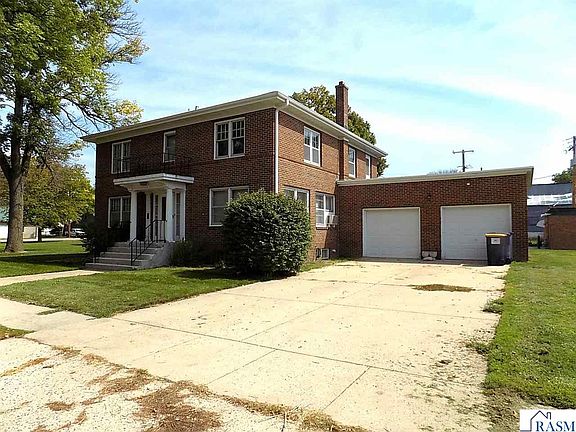 4th image of 440 6th St