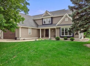 W148N10337 Windsong Cir E, Germantown, WI