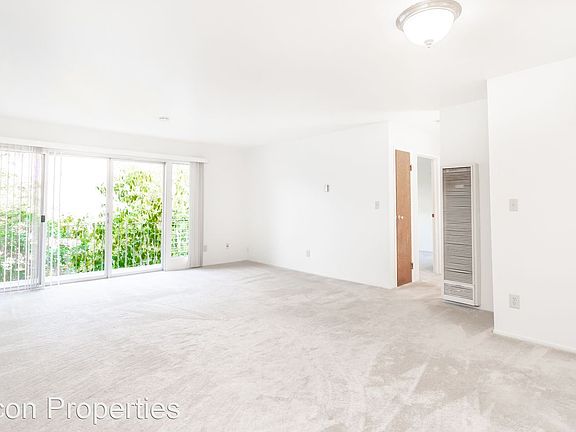 3rd image of 580 Jean St #8