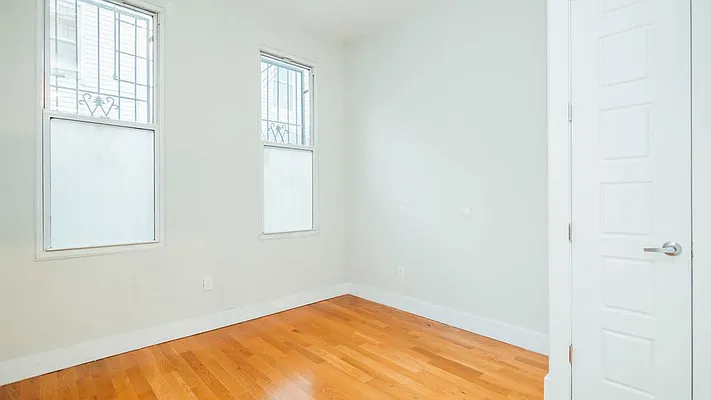 Rented by Nooklyn NYC LLC | media 4