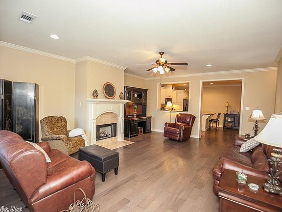 2nd image of 5 Chapman Ln