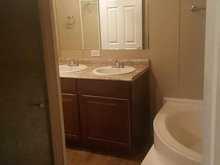 205 Hazelwood Dr — Photo 7