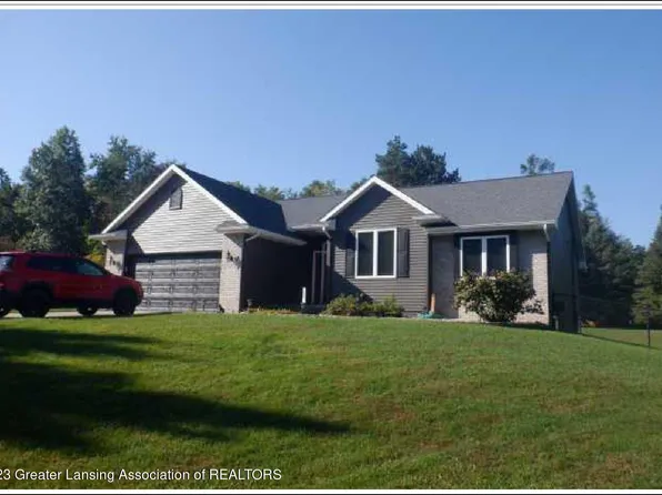 455 Creyts Rd, Dimondale, MI 48821