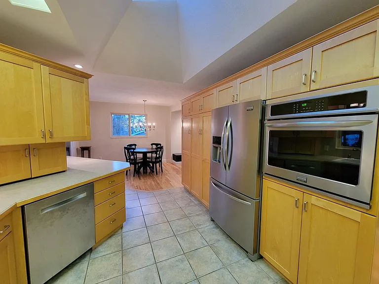 2179 S Belaire Dr E — Photo 13
