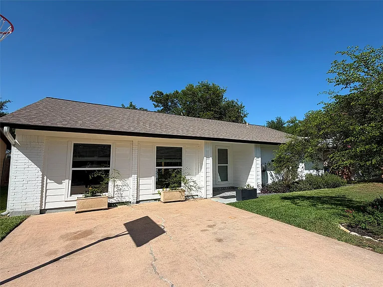 2518 Cockburn Dr — Photo 1