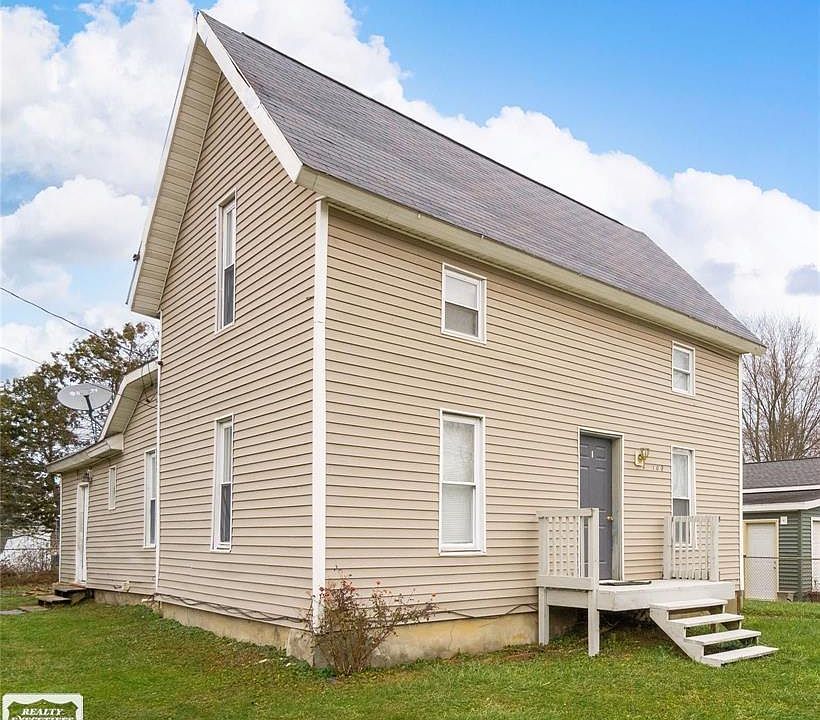1st image of 107 E Perry St