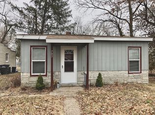 703 N James St, Carbondale, IL 62901