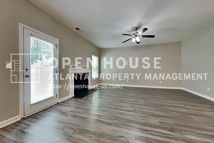 3947 Rosebud Park Dr — Photo 4
