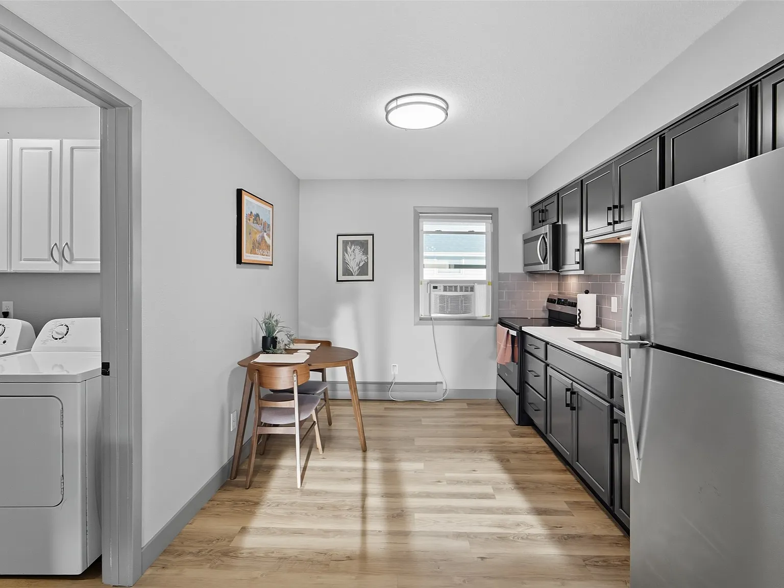 2 bed, 1.0 bath, 784 sqft, $1,749 — Photo 3