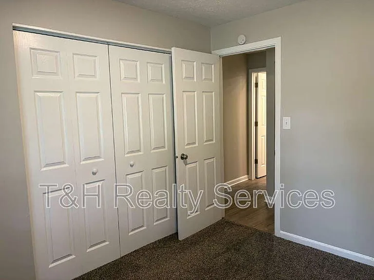 8705 Zephyr Dr — Photo 10