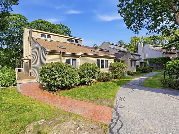 2nd image of 40 Monadnock Dr #40
