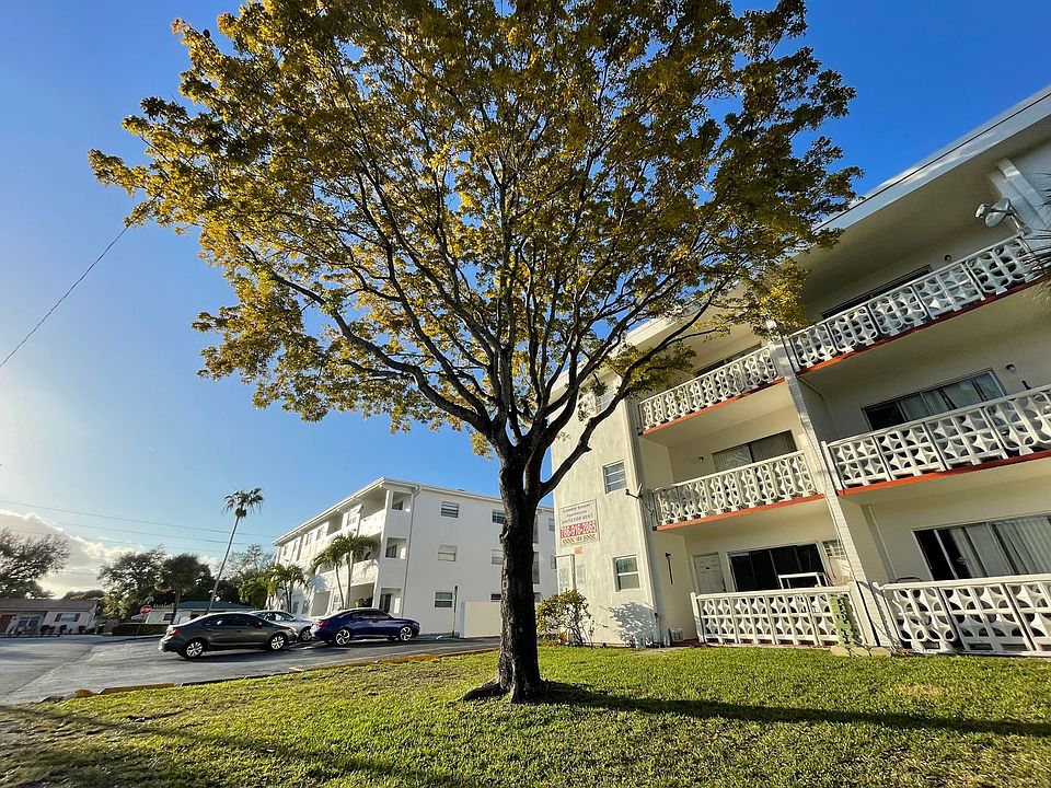 1st image of 17001 NE 9th Ave APT 2C